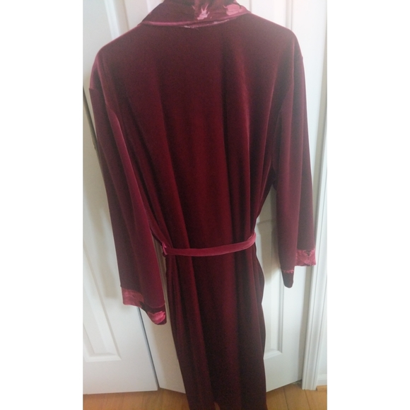 Long Velvet Robe Women Size XL Vintage 70s Floral Trim California Miss Burgundy - Picture 6 of 9